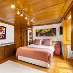 Whome Gem Timeless Elegance And Modern Comfort Lissabon